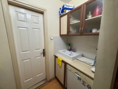 Alsancak  Kıbrıs Şehitlerinde 2+1 7/24 Açık Kiralık  İşyeri /Büro
