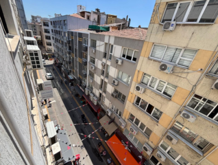 Alsancak  Kıbrıs Şehitlerinde 2+1 7/24 Açık Kiralık  İşyeri /Büro