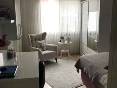 Veri'den İzmir Caddesi Üzerinde 3+1 Ayrı Mutfak, Satılık Daire