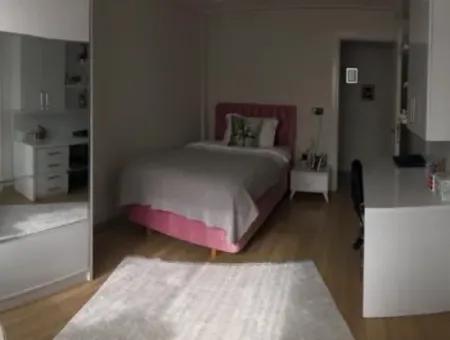 Veri'den İzmir Caddesi Üzerinde 3+1 Ayrı Mutfak, Satılık Daire