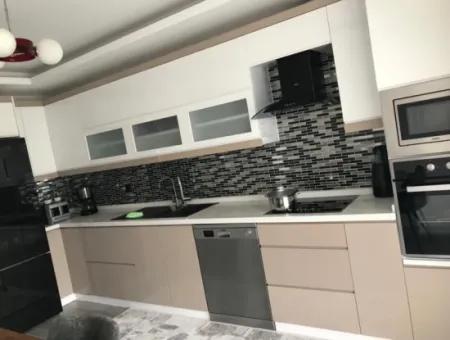 Veri'den İzmir Caddesi Üzerinde 3+1 Ayrı Mutfak, Satılık Daire
