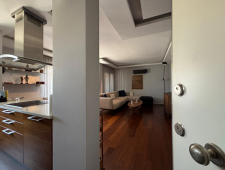 Alsancak  Gül Sokakta 2+1 Köşe Ebeveyn Banyolu Mobilyalı Otoparklı Kiralık Daire!