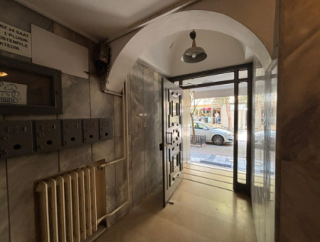 Alsancak  Gül Sokakta 2+1 Köşe Ebeveyn Banyolu Mobilyalı Otoparklı Kiralık Daire!