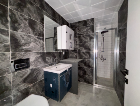 Seferihisar Çolakibrahim Bey Mahallesinde Site İçerisinde Satılık 1+1 Daire