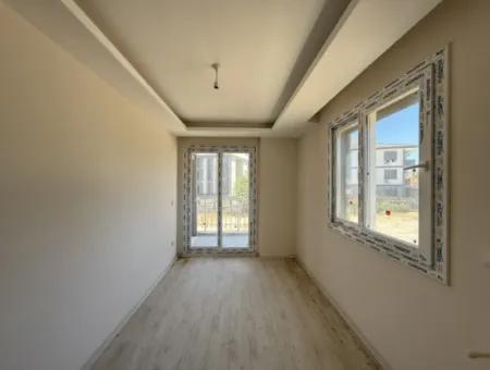 Seferihisar Camikebir’de Doğanın Kalbinde, Konforlu Ve Yatırımlık Villa