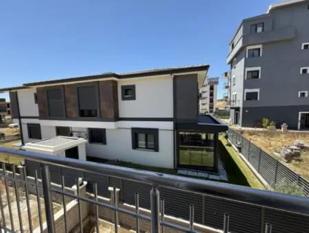 Seferihisar Camikebir’de Doğanın Kalbinde, Konforlu Ve Yatırımlık Villa