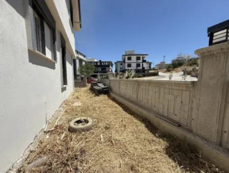 Seferihisar Camikebir’de Doğanın Kalbinde, Konforlu Ve Yatırımlık Villa