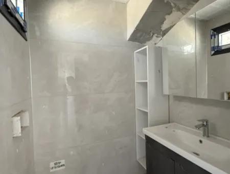 Seferihisar Çolakibrahimbey’de, Doğanın Ritmini Yaşayacağınız, Zamanın Yavaş Aktığı, Şehirden Uzak Hayata Yakın, Bahçesiyle Nefes Aldıran, Doğanın Sesiyle Uyanacağınız Lüks Villa