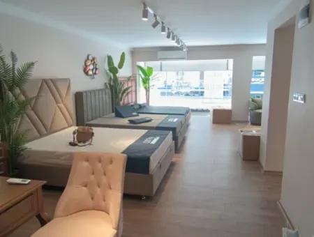 Alsancak Sevinç Pastanesi Yanı – Cam Vitrinli Kiralık Ofis