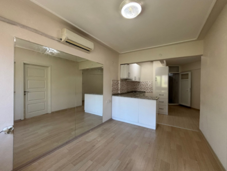 Alsancak Cami Yakını Asansörlü 1+1 Masrafsız Kiralık Daire!