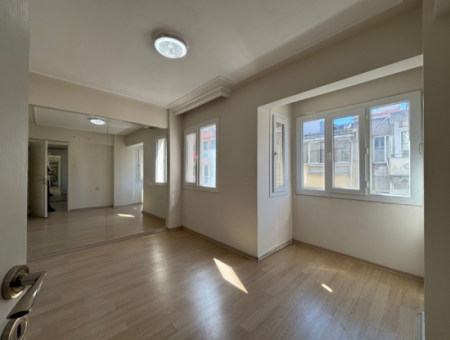 Alsancak Cami Yakını Asansörlü 1+1 Masrafsız Kiralık Daire!