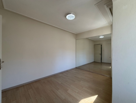 Alsancak Cami Yakını Asansörlü 1+1 Masrafsız Kiralık Daire!