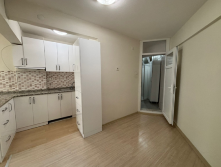 Alsancak Cami Yakını Asansörlü 1+1 Masrafsız Kiralık Daire!