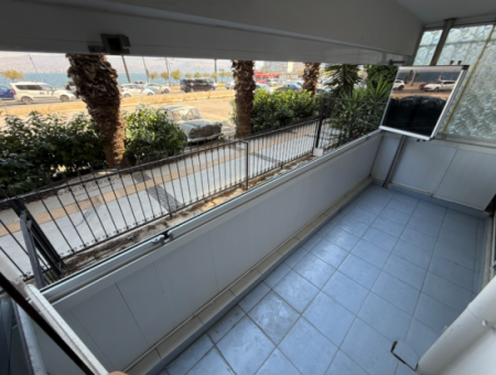 Mithatpaşa'da Tarihi Asansör Karşısı Masrafsız Yalı Daire