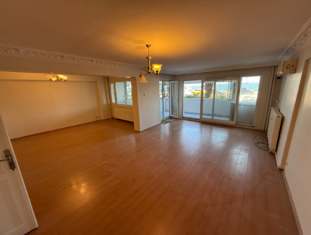 Mithatpaşa'da Tarihi Asansör Karşısı Masrafsız Yalı Daire