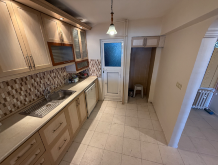 Mithatpaşa'da Tarihi Asansör Karşısı Masrafsız Yalı Daire