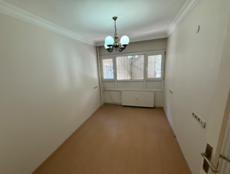 Mithatpaşa'da Tarihi Asansör Karşısı Masrafsız Yalı Daire