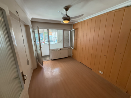 Mithatpaşa'da Tarihi Asansör Karşısı Masrafsız Yalı Daire
