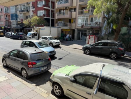 Mithatpaşa'da Tarihi Asansör Karşısı Masrafsız Yalı Daire