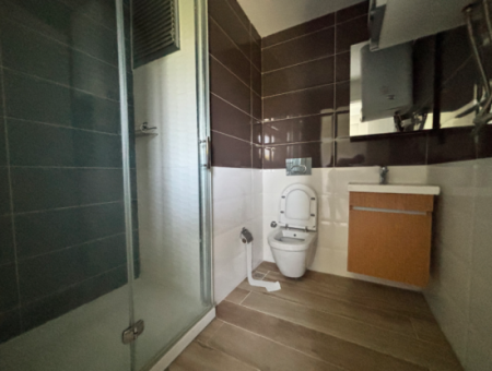 Seferihisar Güzelkent Sitesinde Bahçe Katı Satılık 3+1 Daire
