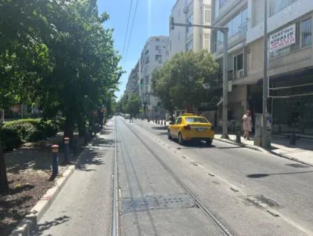 Alsancak Hocazade Cami Tramvay Durağına Yürüme Mesafesinde Kiralık Daire
