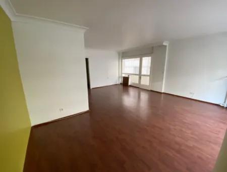Alsancak Hocazade Cami Tramvay Durağına Yürüme Mesafesinde Kiralık Daire
