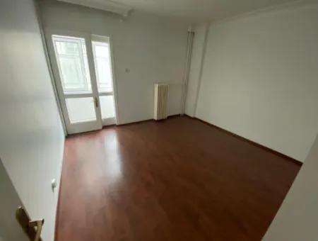 Alsancak Hocazade Cami Tramvay Durağına Yürüme Mesafesinde Kiralık Daire