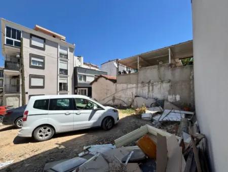 Seferihisar Hıdırlık Mahallesi’nde Köşe Parsel, 2 Kat İmarlı Satılık Arsa