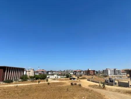 Seferihisar Çolakibrahimbey Mahallesi’nde Yatay Mimariye Uygun, Villa Yapımına Elverişli Satılık Arsa
