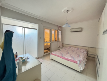 Gümüldür Çarşı’da 3+1 Ebeveyn Banyolu 130 M2 Satılık Daire