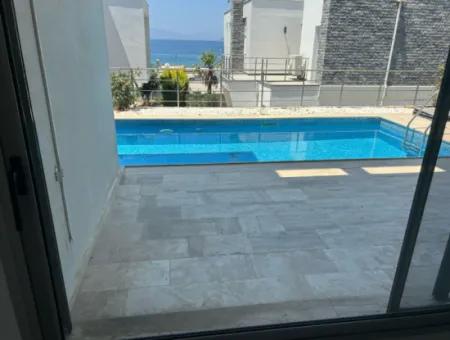 Bodrum Turgutreis Yalı'da Denizin Kıyısında Müstakil Lüks Villa 