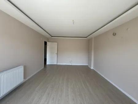 Seferihisar Çolakibrahimbey Mahallesi’nde, Havuzlu Site İçinde, 4+2 Dubleks Satılık Daire