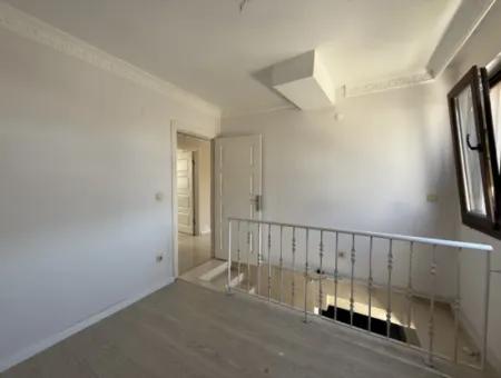 Seferihisar Çolakibrahimbey Mahallesi’nde, Havuzlu Site İçinde, 4+2 Dubleks Satılık Daire