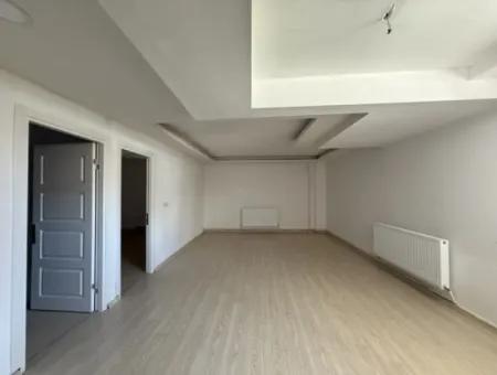 Seferihisar Çolakibrahimbey Mahallesi’nde, Havuzlu Site İçinde, 4+2 Dubleks Satılık Daire