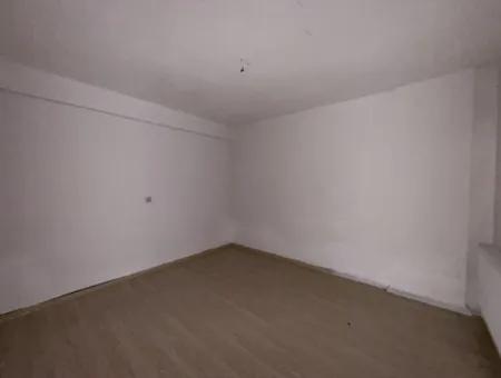 Seferihisar Çolakibrahimbey Mahallesi’nde, Havuzlu Site İçinde, 4+2 Dubleks Satılık Daire