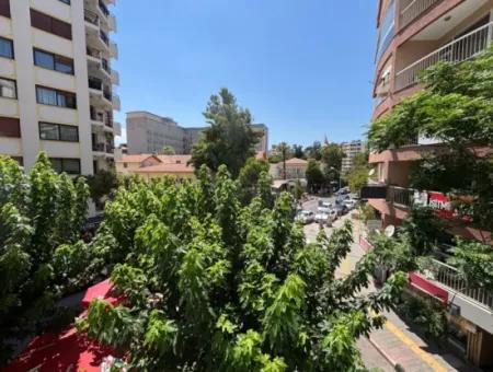 Alsancak Devlet Hastanesi Karşısı Köşe 2.Kat Kiralık Ofis,Büro