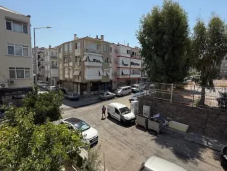 Murat Reis İlkokulu Karşısında Metroya Yürüme Mesafesi Full Tadilatlı Ferah Daire