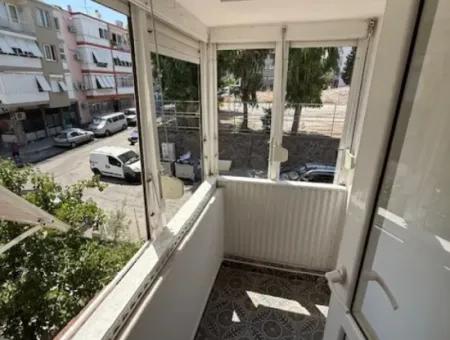 Murat Reis İlkokulu Karşısında Metroya Yürüme Mesafesi Full Tadilatlı Ferah Daire