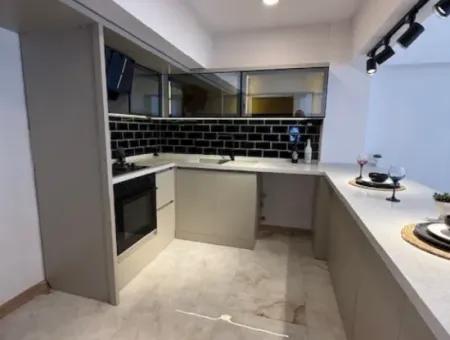 Murat Reis İlkokulu Karşısında Metroya Yürüme Mesafesi Full Tadilatlı Ferah Daire