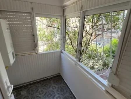 Murat Reis İlkokulu Karşısında Metroya Yürüme Mesafesi Full Tadilatlı Ferah Daire