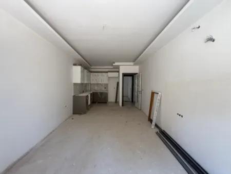 Seferihisar Devlet Hastanesi Yakınında, Sıfır, Kullanışlı Planlamalı 2+1 Satılık Daire