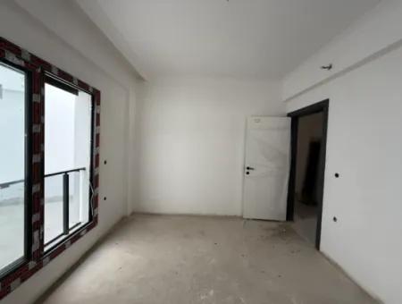 Seferihisar Devlet Hastanesi Yakınında, Sıfır, Kullanışlı Planlamalı 2+1 Satılık Daire
