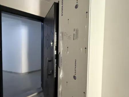 Seferihisar Devlet Hastanesi Yakınında, Sıfır, Kullanışlı Planlamalı 2+1 Satılık Daire