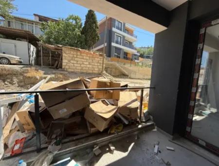 Seferihisar Devlet Hastanesi Yakınında, Sıfır, Kullanışlı Planlamalı 2+1 Satılık Daire
