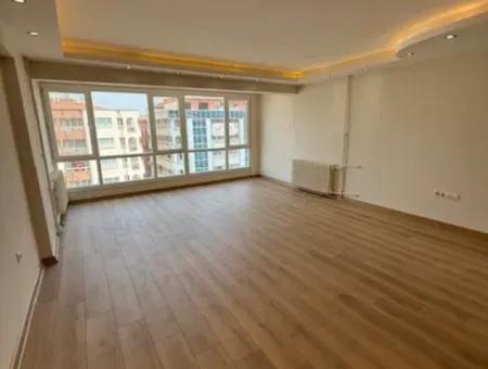 Göztepe Stadı Karşısında Cadde Üzeri 3+1 130 M2  Full Tadilatlı Otoparklı