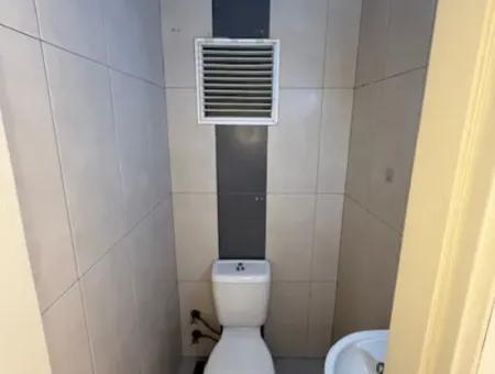 Göztepe Stadı Karşısında Cadde Üzeri 3+1 130 M2  Full Tadilatlı Otoparklı