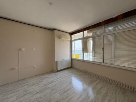 Karşıyakada 2+1 Kombili 6. Kat Deniz Manzaralı Kiralık Yalı Dairesi!