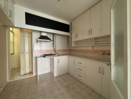 Karşıyakada 2+1 Kombili 6. Kat Deniz Manzaralı Kiralık Yalı Dairesi!