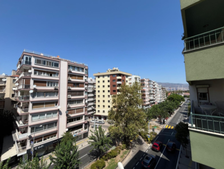 Alsancak Şair Eşref Bulvarı Üzerinde 5.Kat Klimalı Kiralık Daire