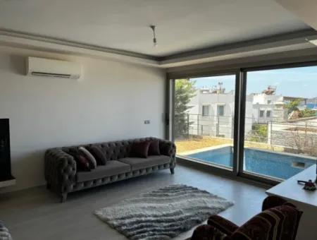 Turgutreis Yalı'da Denizin Kıyısında Müstakil Lüks Villa